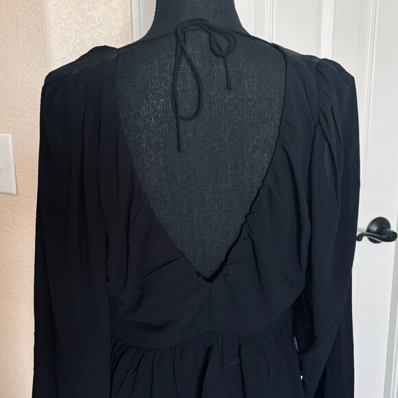 H&M Long Sleeve Sheer V Neck - NWT - Picture 2 of 3
